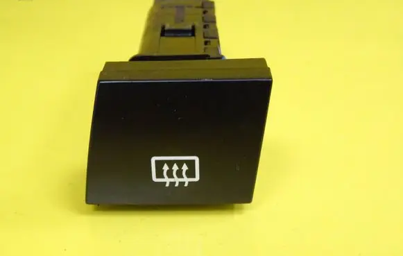 KIA Cerato Windscreen/window heater switch 621W05010 202002962