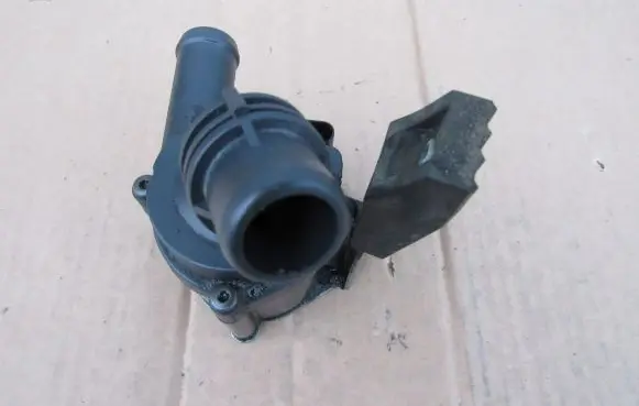 BMW X5M E70 Electric auxiliary coolant/water pump 9130387