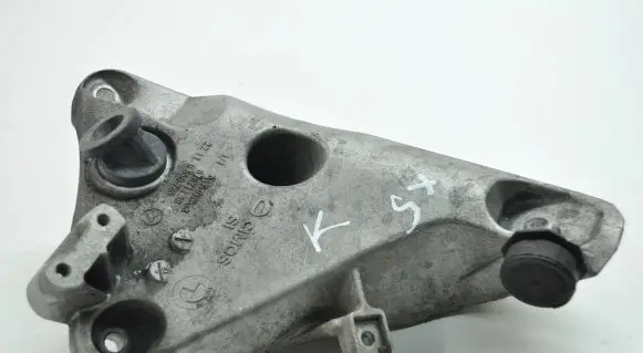 BMW X5 F15 Engine mounting bracket 6859785