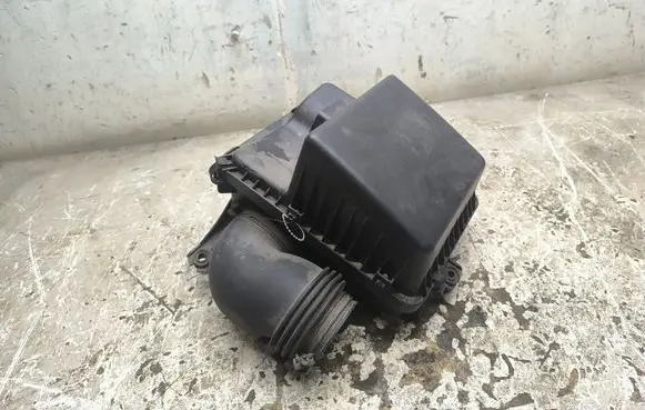 KIA Sorento Air filter box 281103E700