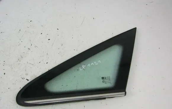 Opel Zafira B Rear side window 