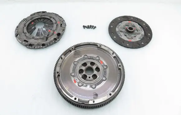 Audi A3 S3 8P Dual mass flywheel 1864001694 3082001409 2289000299