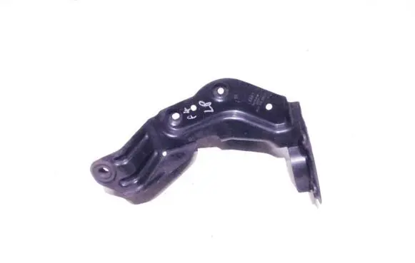 Audi A4 S4 B7 8E 8H Intercooler pipe mounting bracket 8E0145813F