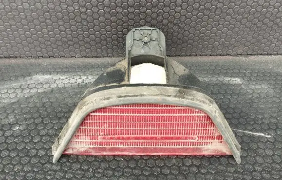 BMW 5 E39 Third/center stoplight 8385659