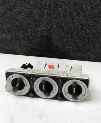 Ford Mondeo Mk III Climate control unit 1S7H19980BA