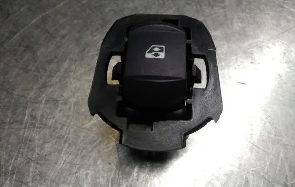 Renault Megane II Electric window control switch 28082