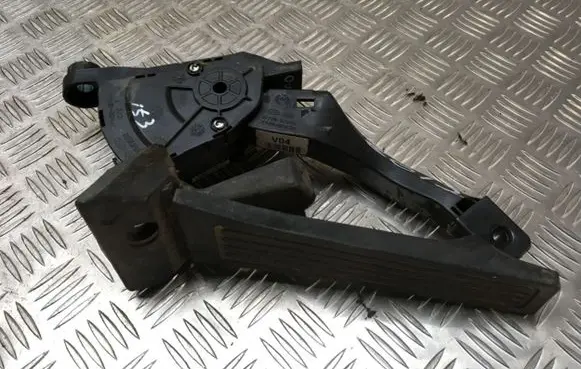 Hyundai i40 Accelerator throttle pedal 327263Z900 JJP0060C3Z910