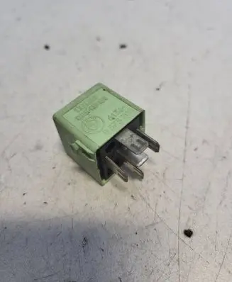 BMW 5 E39 Other relay 8373700