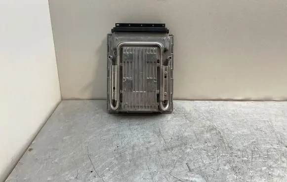 BMW 5 F10 F11 Engine control unit/module 8610680 DMEMSD850 5WK93950