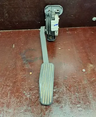 Volvo V70 Accelerator throttle pedal 6PV00853712 30683516