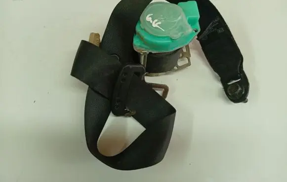 Nissan Note (E11) Rear seatbelt 888459U05A