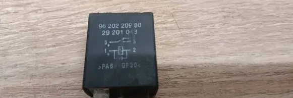 Mercedes-Benz E W211 Other relay 9630220880 9620220980 29201043