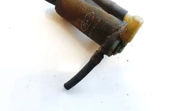 Mazda 2 Windscreen/windshield washer pump 2s6t17k624ba