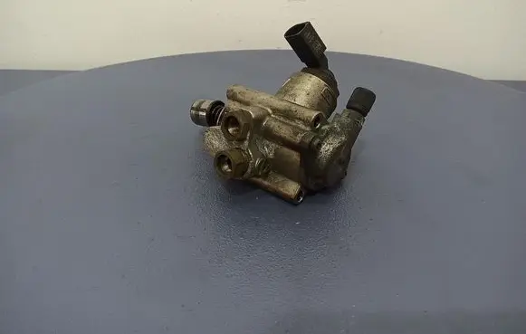 Volkswagen PASSAT B5.5 In-tank fuel pump 06F127025D