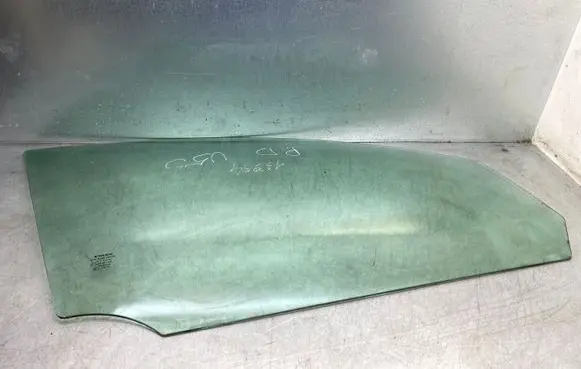 Volvo V50 Front windscreen/windshield window 