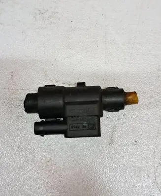 BMW 5 E60 E61 Fuel return line/hose 2003738A