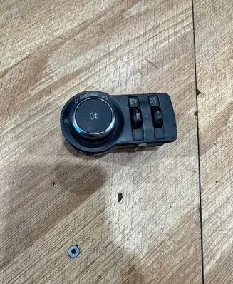 Opel Insignia A Light switch 13268704