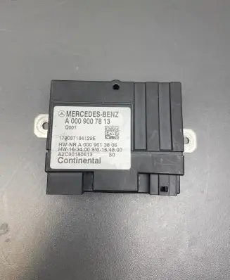 Mercedes-Benz C W205 Fuel injection pump control unit/module A0009007813 170087184129E A0009013806