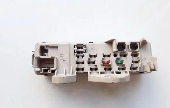 Mazda 323 Fuse box set 81240265 8124-0265