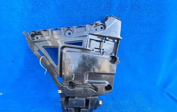 BMW X3 G01 Rear bumper mounting bracket 7400667
