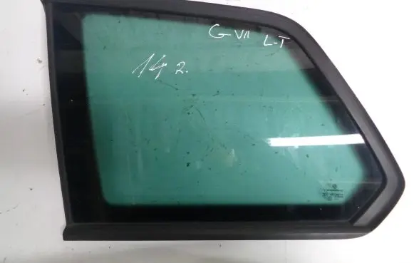 Volkswagen Golf VII Rear side window