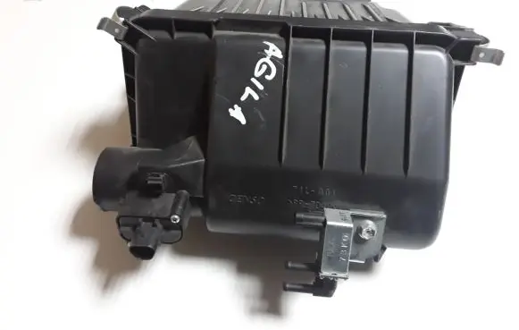 Opel Agila B Air filter box 1370069L00