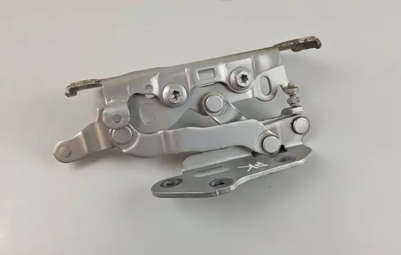 Mercedes-Benz C W204 Engine bonnet/hood hinges A2048800728
