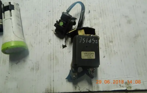 Renault Espace II Air flap motor/actuator 053087021