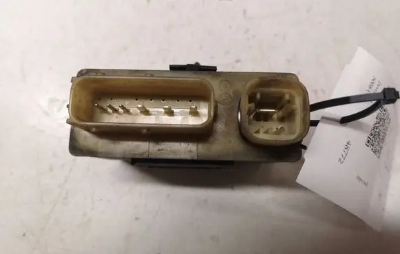 Peugeot 5008 Glow plug pre-heat relay 9662570880
