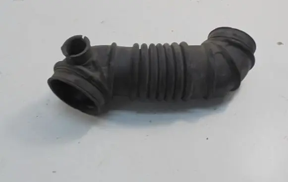 Hyundai Elantra Air intake hose/pipe 28138-33410