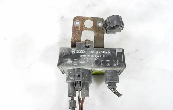 Volkswagen Polo Other control units/modules 1J0919506M