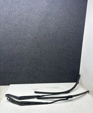 Citroen C4 II Front wiper blade arm 9687490580 9687494480