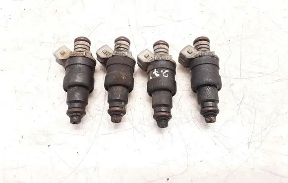 Volvo S40, V40 Fuel injector 9179379