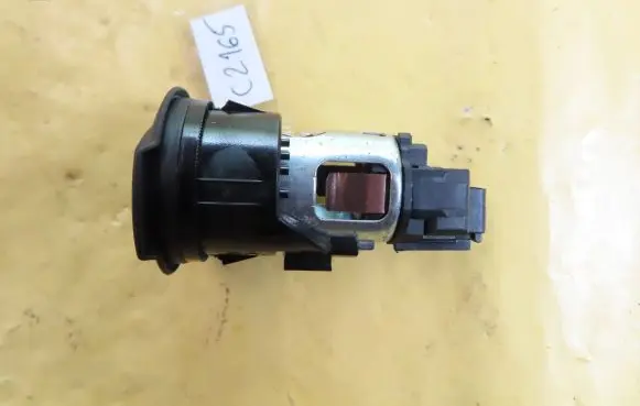 Mercedes-Benz C W204 12 V Socket (front) A0008203251