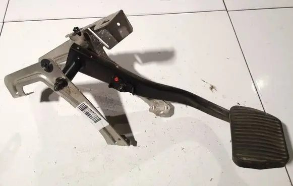Volvo S80 Brake pedal 