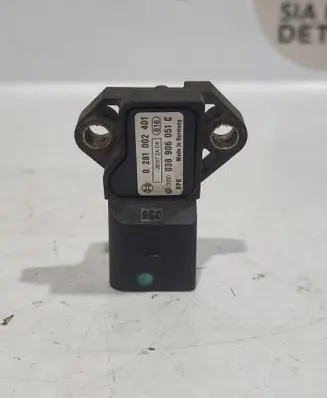 Volkswagen PASSAT B6 Air pressure sensor 0281002401 038906051C 28072AC4