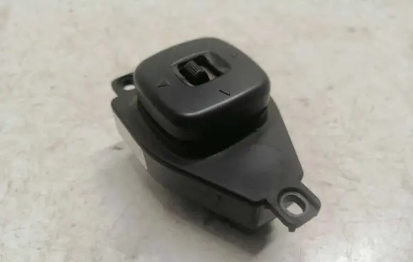 Mazda 3 I Wing mirror switch BJOE66600 20092006 03200320