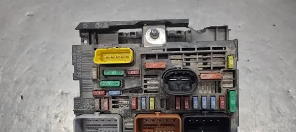 Peugeot Partner BSM Control unit 9807028780