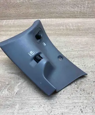 Chrysler Voyager Windscreen/window heater switch 685467B 1685504B OPF12SC3