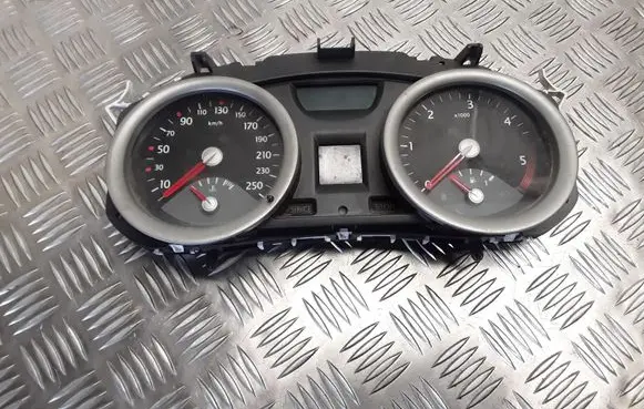 Renault Megane II Speedometer (instrument cluster) 35110419 820039700