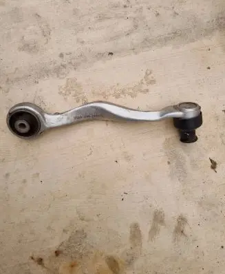 Volkswagen PASSAT B5 Front control arm 8D0407509C