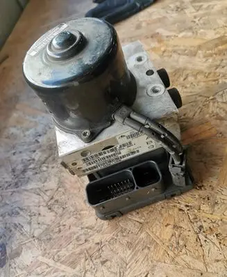 Chrysler Voyager ABS Pump P04721427AK 04721427AK