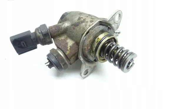 Audi A4 S4 B8 8K Fuel injection high pressure pump 07L127026E