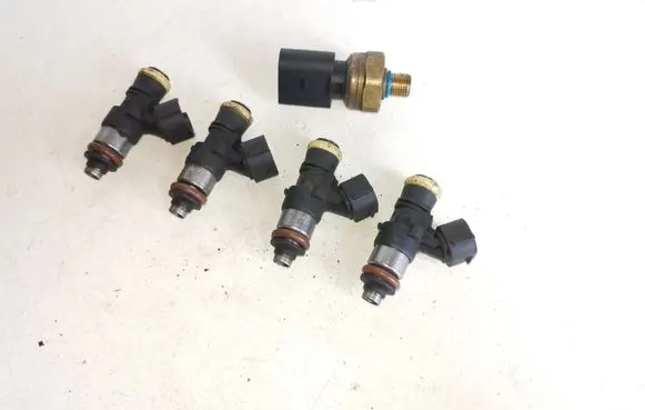 Fuel injectors set