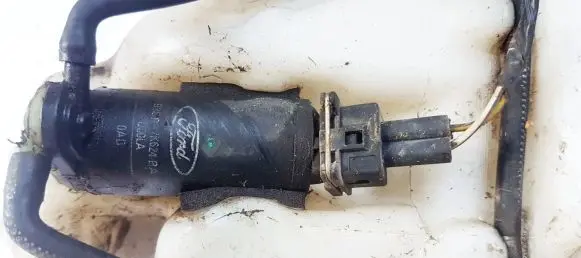 Ford Focus Windscreen/windshield washer pump