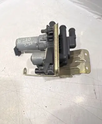 Mercedes-Benz S W220 Coolant heater control valve 2208300084
