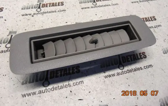 Toyota Avensis Verso Air vent grill in roof 
