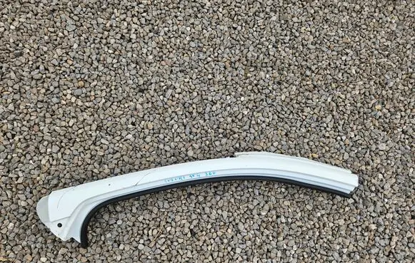 Suzuki SX4 S-Cross Pillar (middle) 