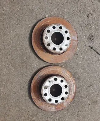 Volkswagen Touran I Rear brake disc