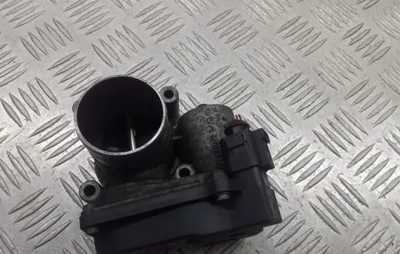 Volkswagen Polo IV 9N3 Throttle valve position sensor 03D133062E